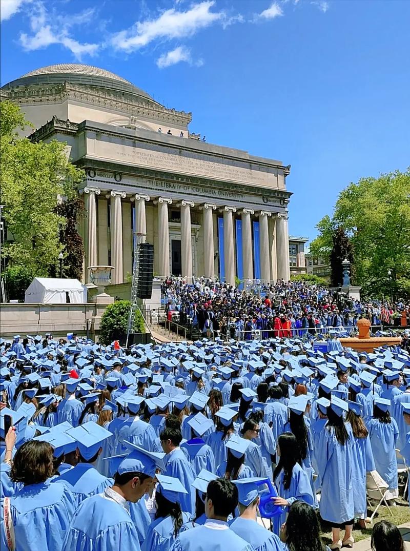 爱丁堡大学(Edinburgh)毕业证书一模一样文凭样本